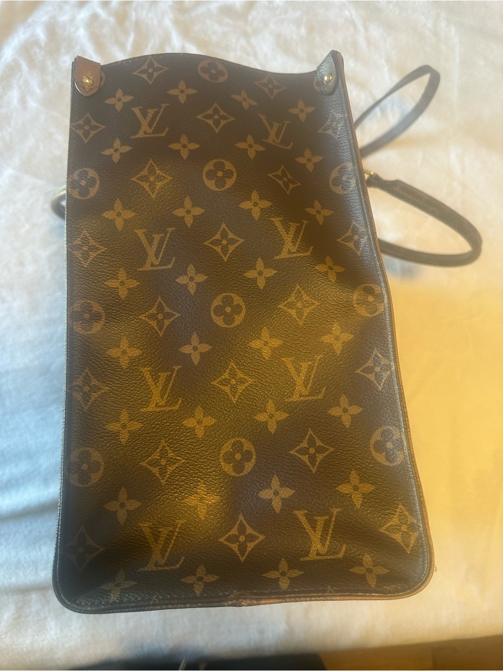 Louis Vuitton Monogram GM on the go Canvas Tote in Brown - Picture 4 of 5